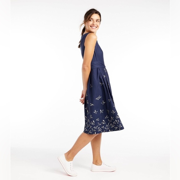 L.L. Bean Dresses & Skirts - L.L. Bean Signature Blue Sleeveless Fit & Flare Midi Dress w/ Bird Print Size 0